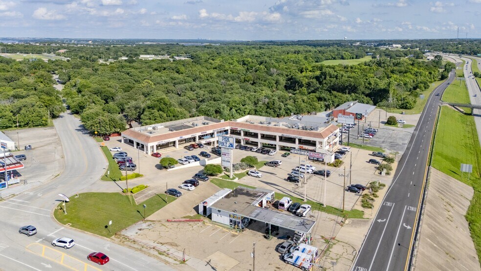 More Photos Of 120-252 Park Pl, Azle Unknown For Lease