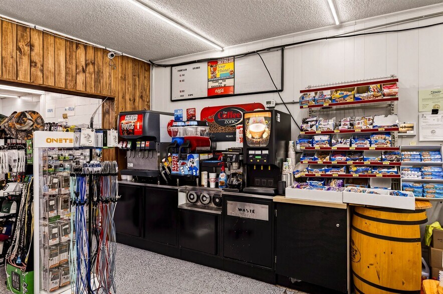 More Photos Of 6118 W Jim Bilton Blvd, Saint George Convenience Store For Sale