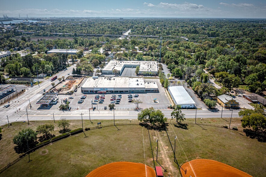 More Photos Of 1217 Remount Rd, North Charleston Warehouse For Lease