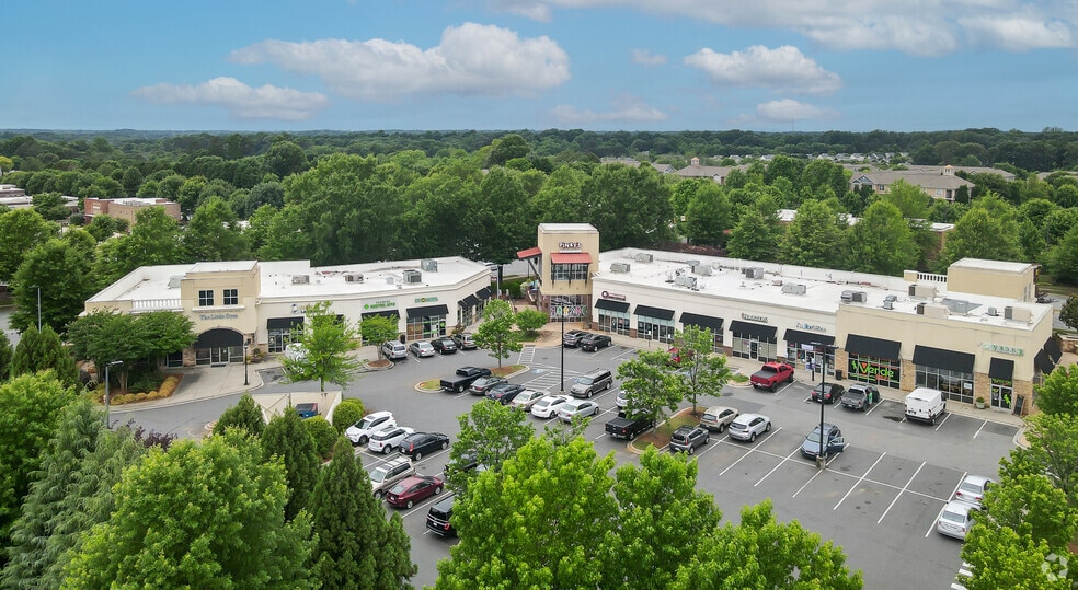 More Photos Of 9810-9848 Gilead Rd, Huntersville Unknown For Lease