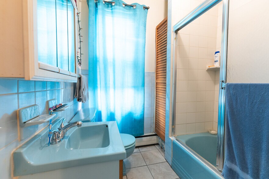 More Photos Of 614-616 Broadway, Bayonne Restaurant For Sale