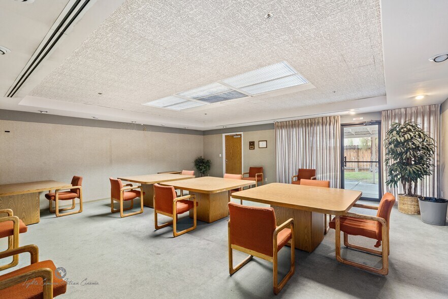 More Photos Of 801 Kern St, Taft Office For Sale