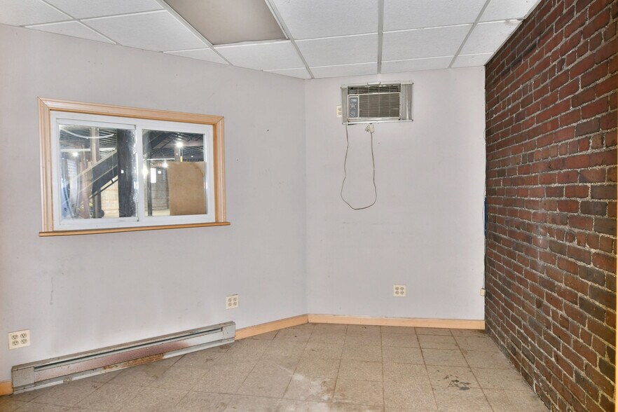 More Photos Of 944 W Rayen Ave, Youngstown Industrial For Sale