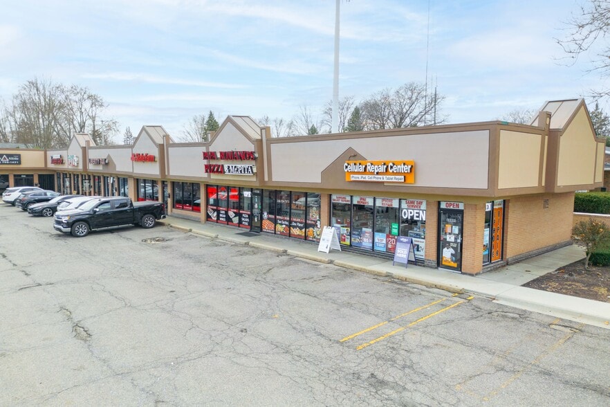 More Photos Of 20095-20119 W 12 Mile Rd, Southfield Storefront For Lease