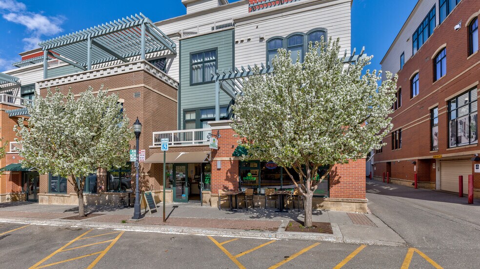 More Photos Of 700 Yampa, Steamboat Springs Restaurant For Sale