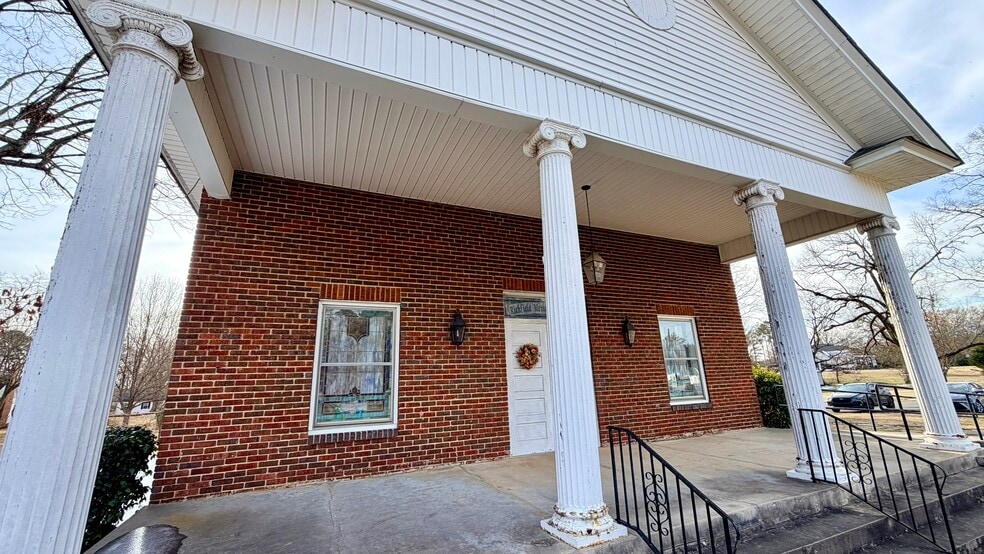 More Photos Of 204 N Main St, Richfield Specialty For Sale