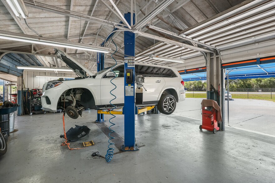 More Photos Of 1320 US Highway 92, Winter Haven Auto Repair For Sale