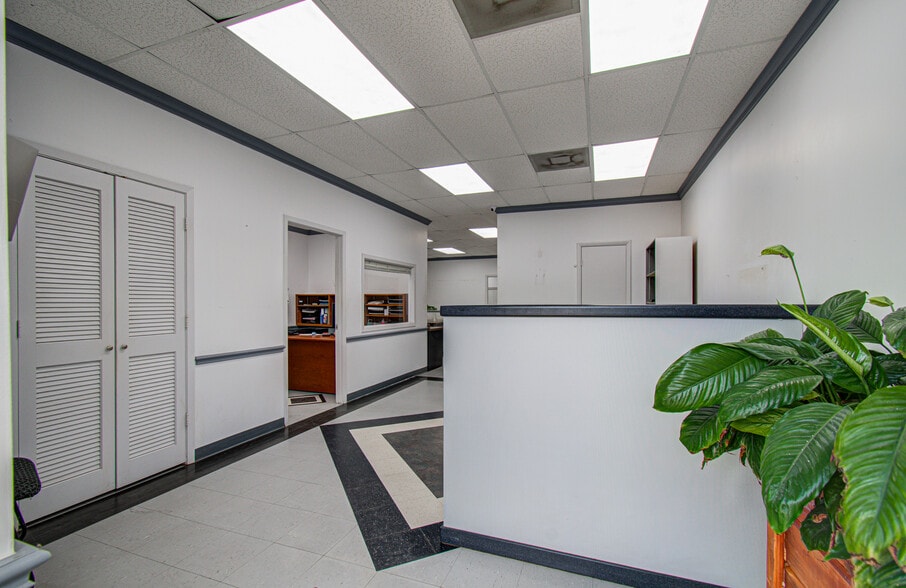 More Photos Of 7571 Morley St, Houston Warehouse For Sale