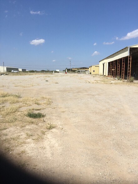 More Photos Of 8051 Seymour Hwy, Wichita Falls Warehouse For Lease