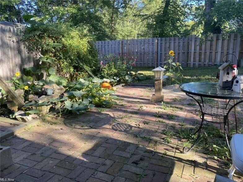 More Photos Of 3043 Niles Rd SE, Warren Multifamily For Sale