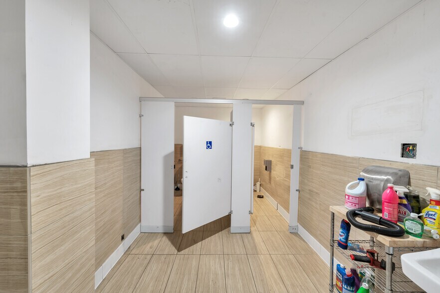 More Photos Of 6315-6323 Pacific Blvd, Huntington Park Storefront For Lease