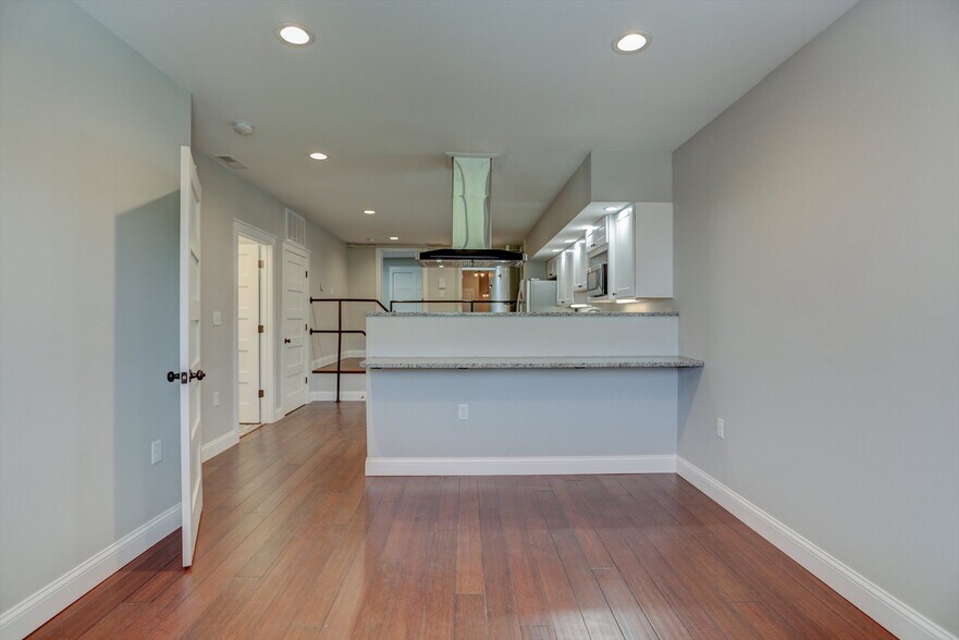 More Photos Of 218 W Main St, Urbana Office For Sale