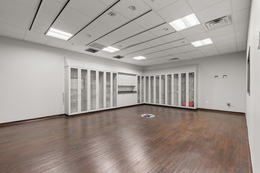 More Photos Of 2100 1st Ave S, Saint Petersburg Medical For Sale