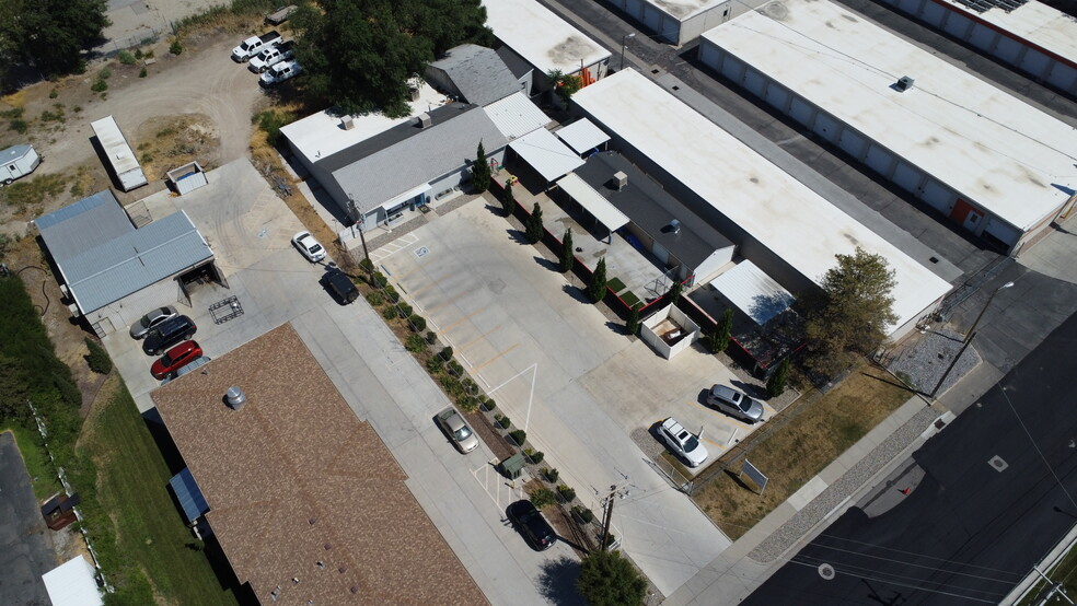 More Photos Of 8665 Harrison St, Sandy Service For Sale