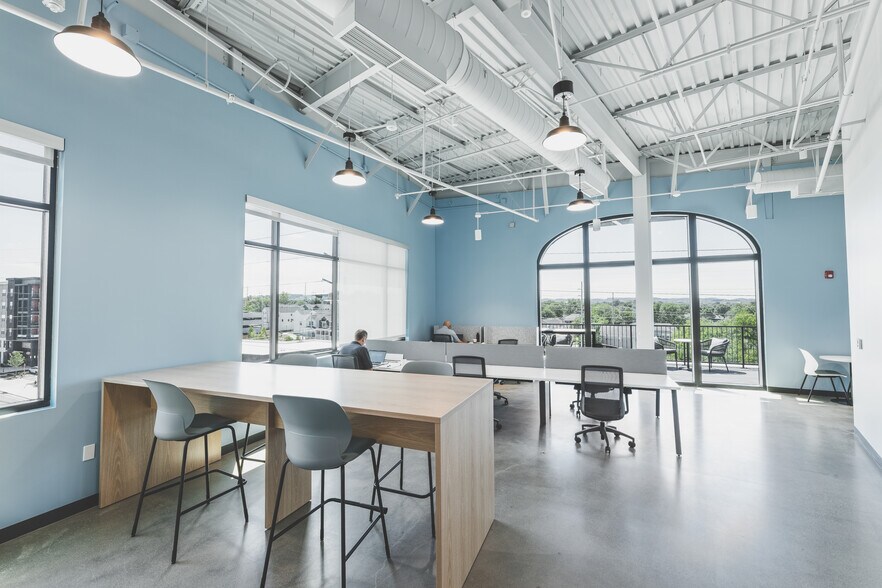 More Photos Of 4900 Centennial Blvd, Nashville Office For Sale