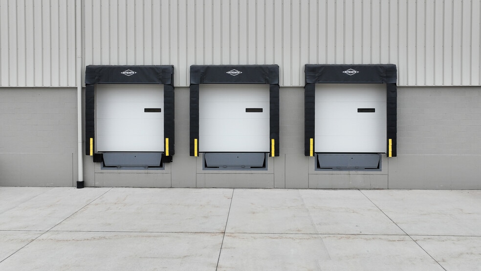 More Photos Of 400 Keystone Ave, Jenkins Distribution For Lease