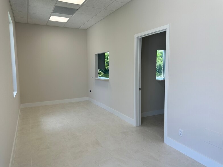 More Photos Of 3821 Woodbriar Trl, Port Orange Medical For Lease