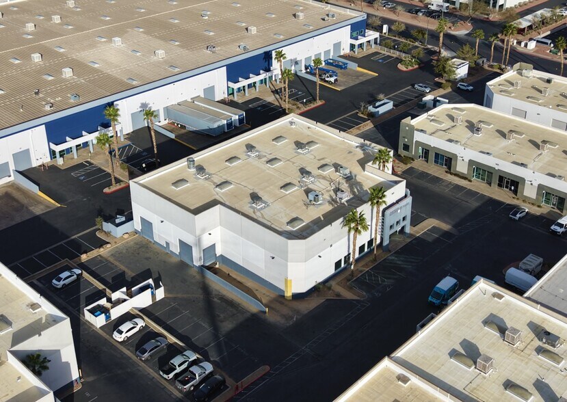 More Photos Of 141 N Gibson Rd, Henderson Warehouse For Sale