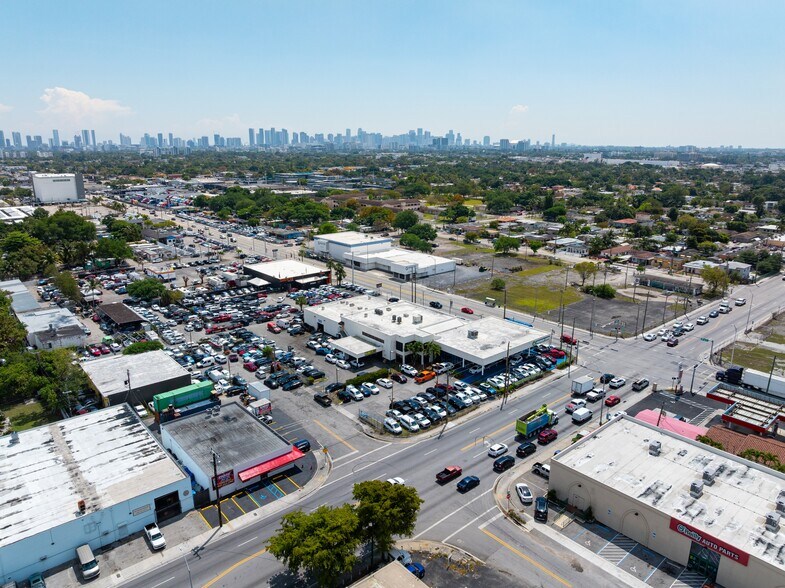 More Photos Of 3199 NW 36th St, Miami Auto Dealership For Lease