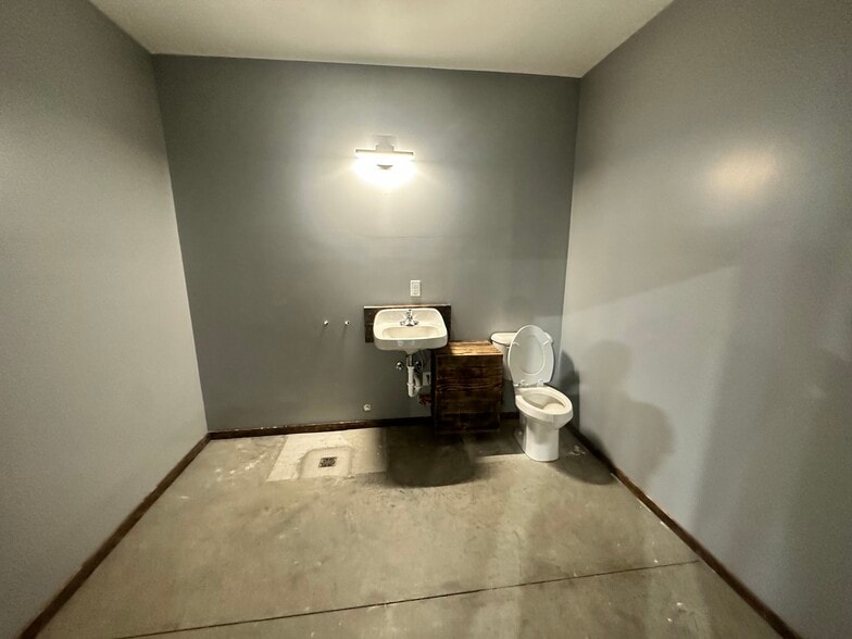 More Photos Of 2549 Cottontail rd, Bozeman Warehouse For Lease