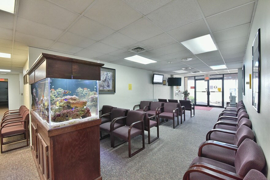 More Photos Of 1805 SE Lake Weir Ave, Ocala Medical For Sale