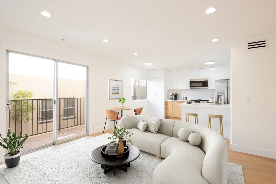 More Photos Of 1441 S Bedford St, Los Angeles Apartments For Sale