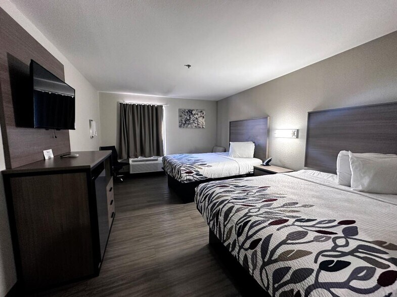 More Photos Of 5635 Tillmans Corner Pky, Theodore Hotel For Sale