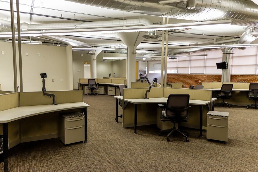 More Photos Of 500 W Overland Ave, El Paso Office For Lease