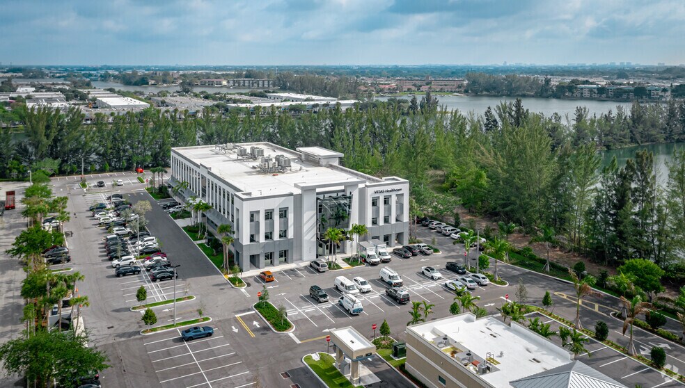 More Photos Of 1801 W Sample Rd, Deerfield Beach Medical For Lease
