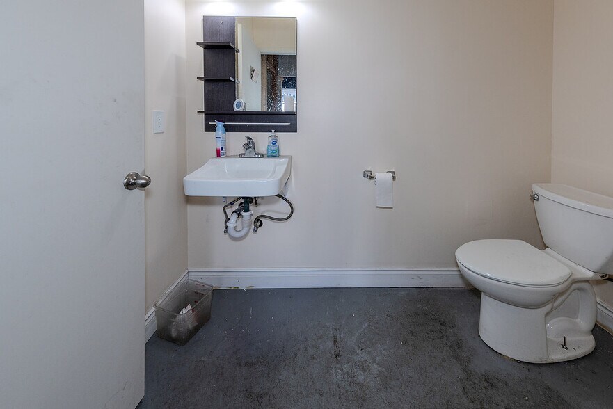 More Photos Of 6908-6916 Warner Ave, Huntington Beach Freestanding For Sale