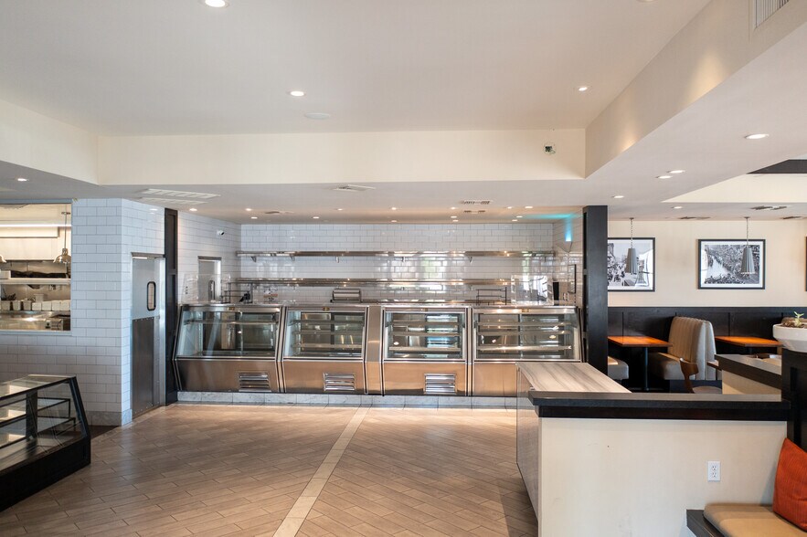 More Photos Of 74225 Highway 111, Palm Desert Restaurant For Lease