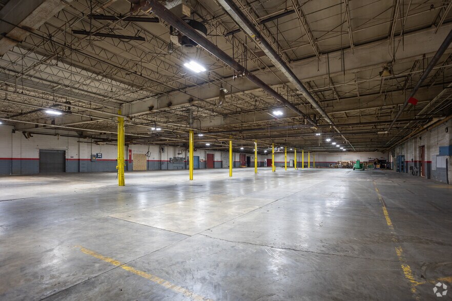 More Photos Of 901 Wayne St, Niles Warehouse For Lease
