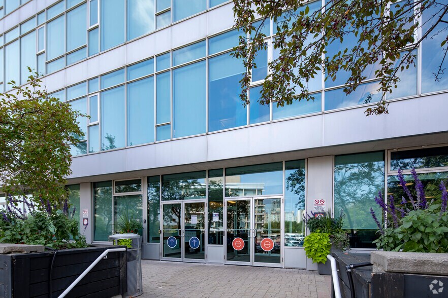 More Photos Of 180 Duncan Mill Rd, Toronto Office For Lease