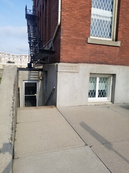 More Photos Of 34 Water St N, Cambridge Office For Lease