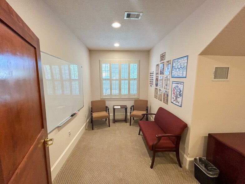 More Photos Of 7 Grogans Park Dr, Spring Loft Creative Space For Sale