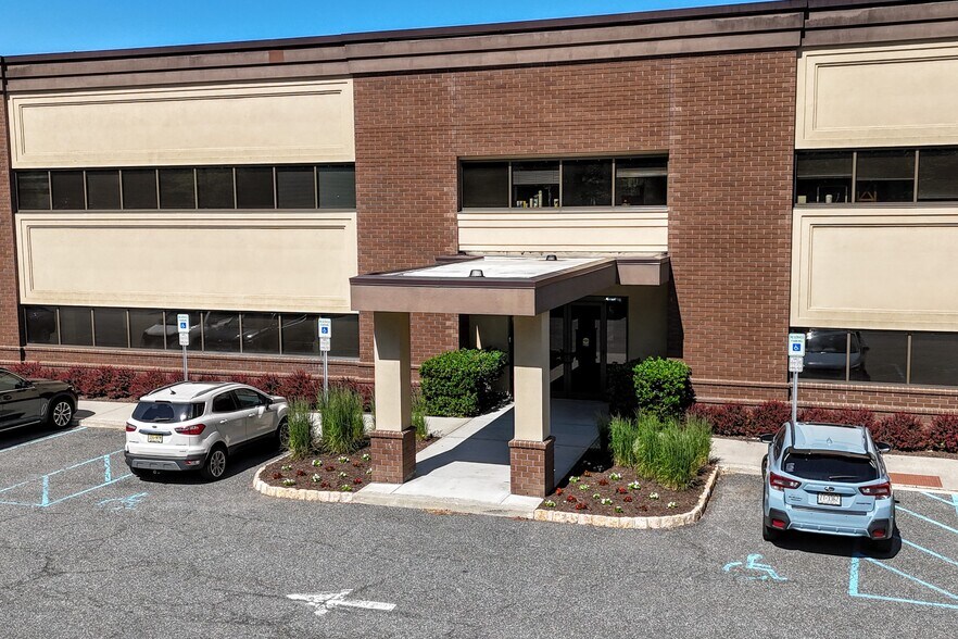 More Photos Of 470 Franklin Tpke, Ramsey Medical For Lease