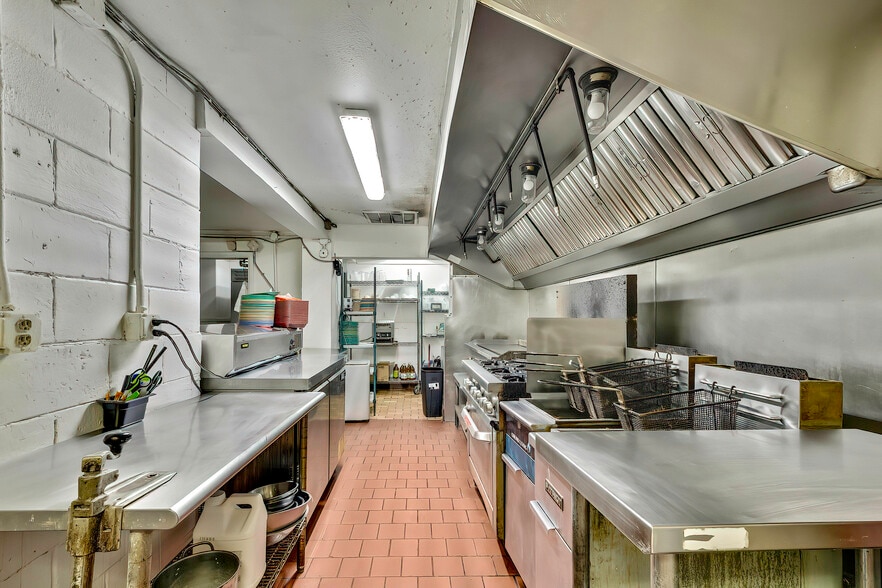 More Photos Of 104 S US Highway 41, Inverness Restaurant For Sale