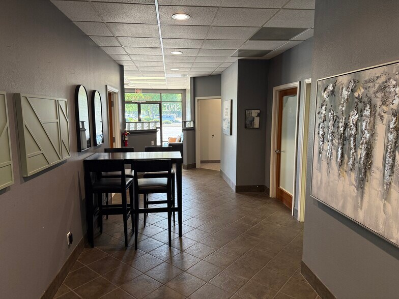 More Photos Of 748 Market St, Redding Office For Sale