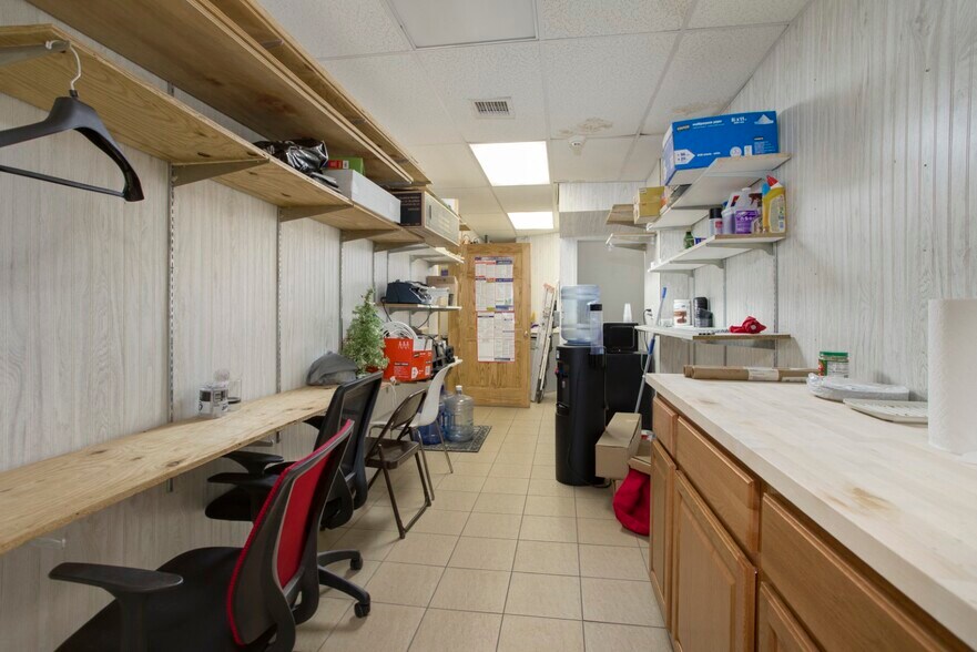 More Photos Of 643-645 Broadway, Everett Storefront Retail Residential For Lease