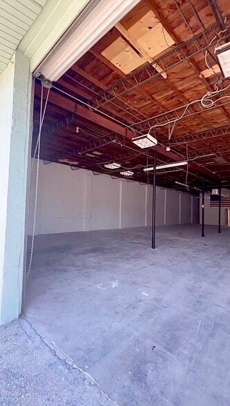 More Photos Of 2436 Emerson Ave S, Saint Petersburg Warehouse For Sale