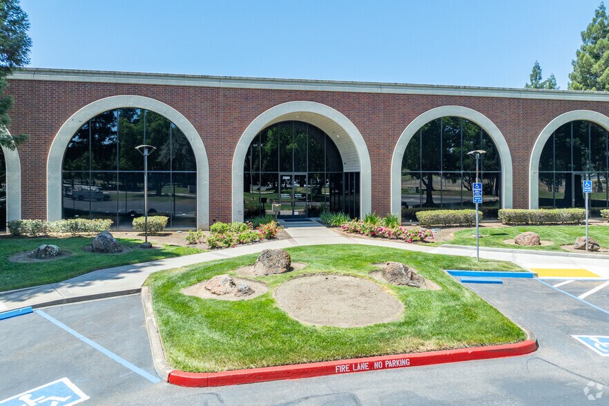 More Photos Of 2890 Kilgore Rd, Rancho Cordova Research And Development For Lease