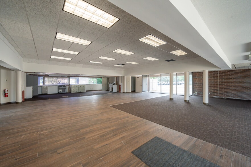 More Photos Of 1310 S Rochester Rd, Rochester Hills Bank For Sale