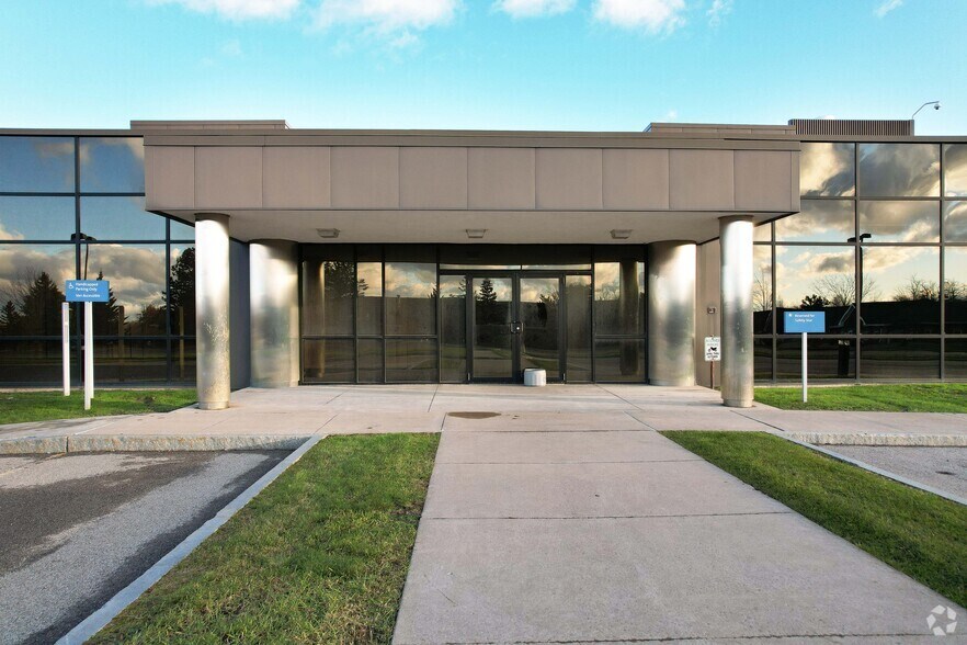 More Photos Of 115 Canal Landing Blvd, Rochester Manufacturing For Sale