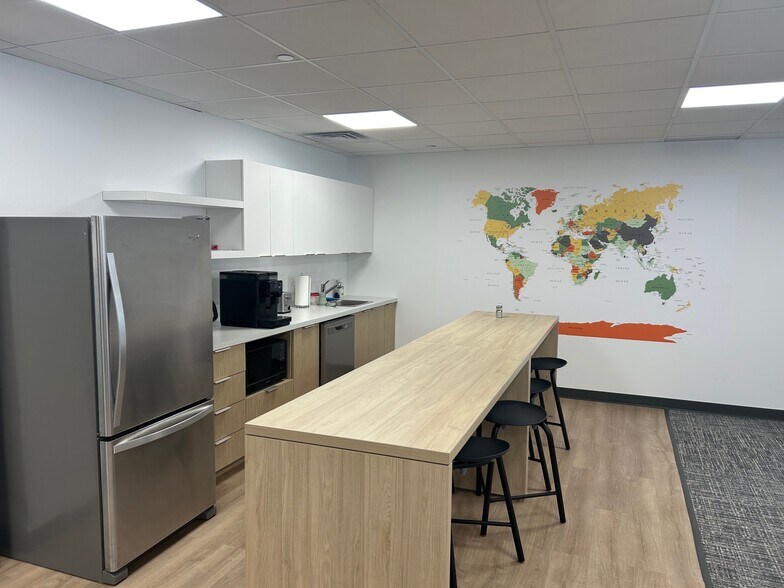 More Photos Of 1555 Rue Peel, Montréal Office For Lease