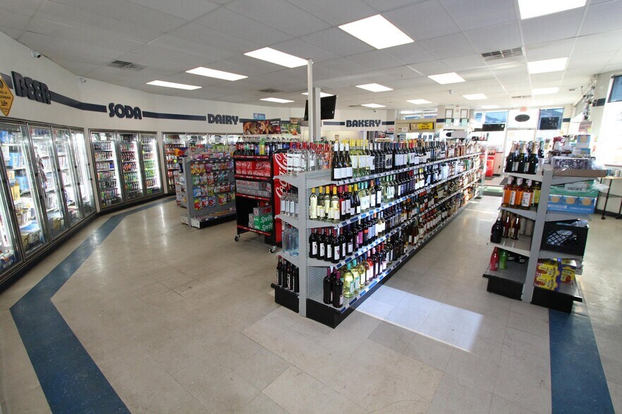More Photos Of 1220 Janesville Ave, Fort Atkinson Storefront For Sale