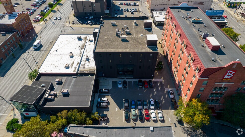 More Photos Of 130-136 E Chestnut St, Columbus Office For Lease