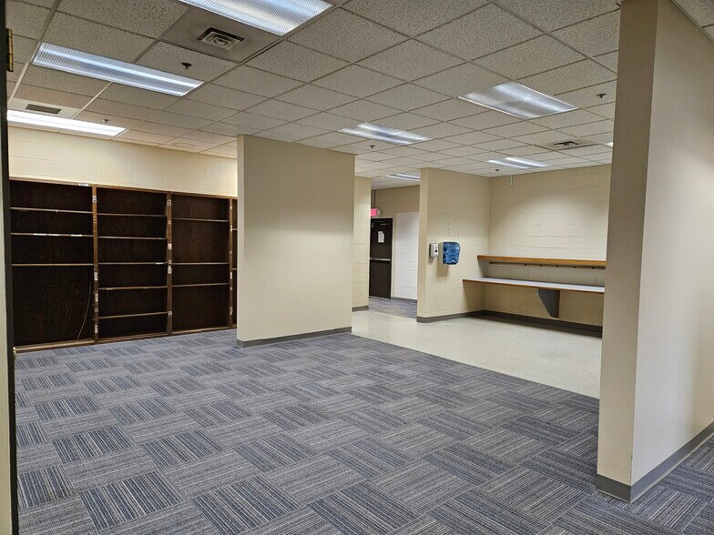 More Photos Of 500 S Hamilton St, Saginaw Medical For Sale