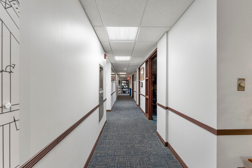 More Photos Of 1 W Market St, Corning Office For Lease