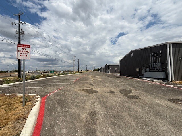 More Photos Of 9326 SE Loop 410, San Antonio Flex For Sale