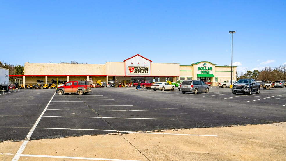 More Photos Of 1555 E Main St, Booneville Freestanding For Sale